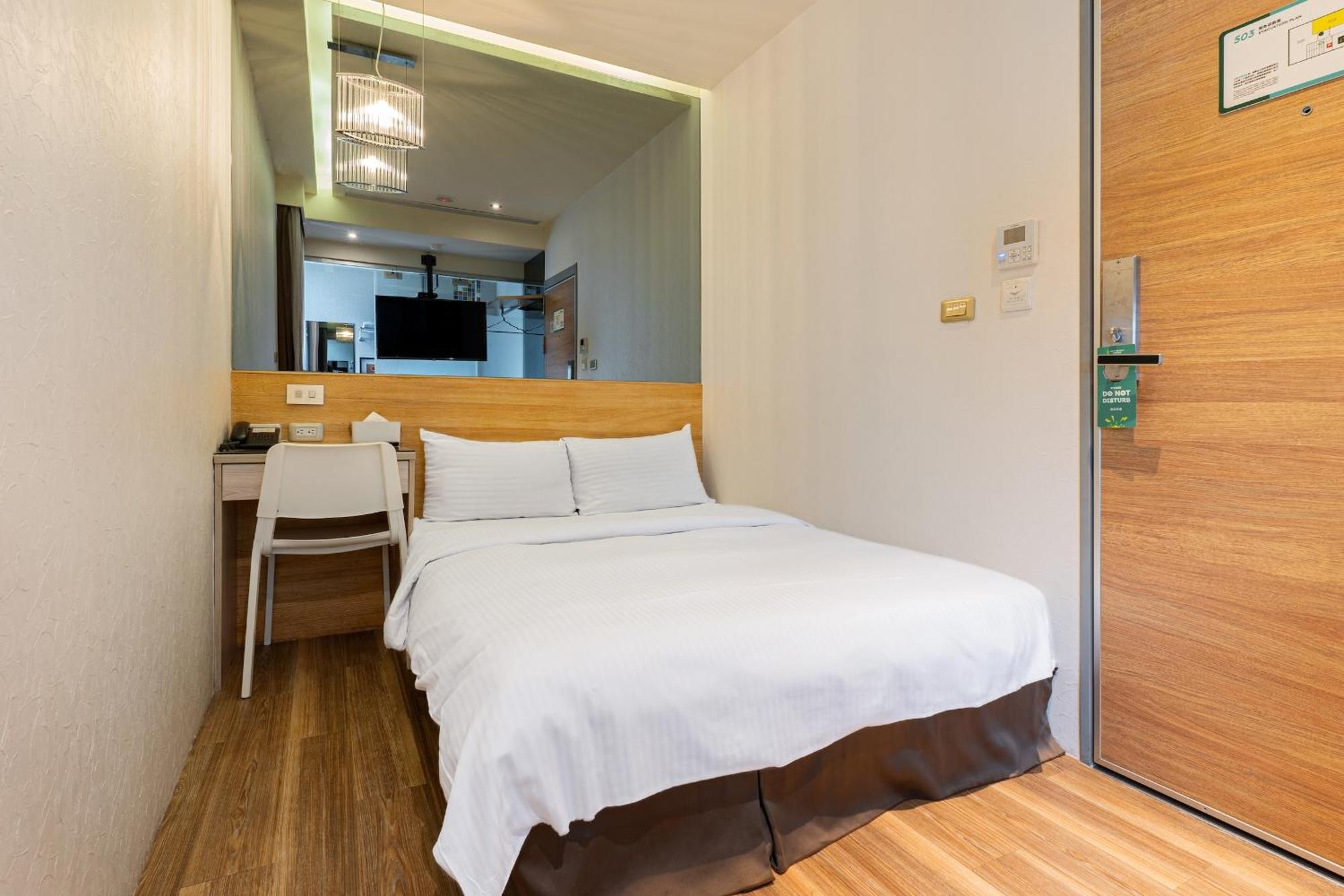 Check Inn Express Taichung Fuxing Hall 2 Eksteriør billede