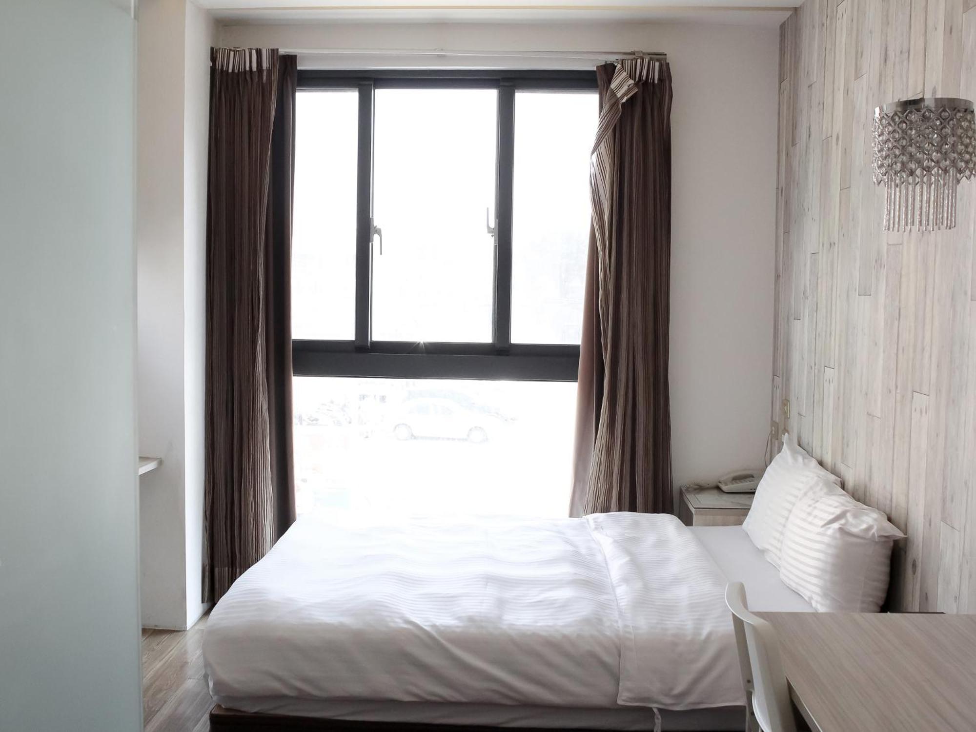 Check Inn Express Taichung Fuxing Hall 2 Eksteriør billede