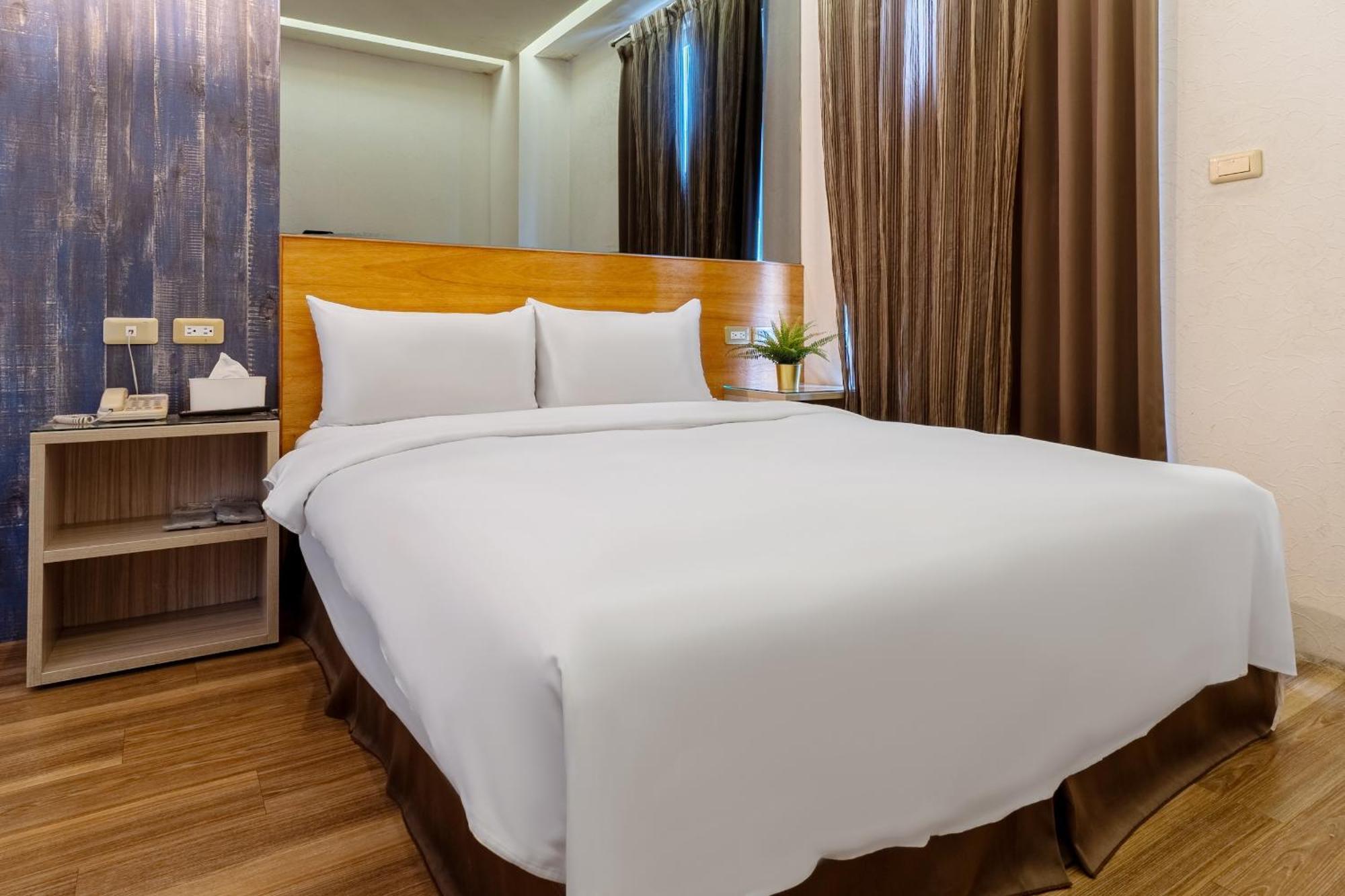 Check Inn Express Taichung Fuxing Hall 2 Eksteriør billede