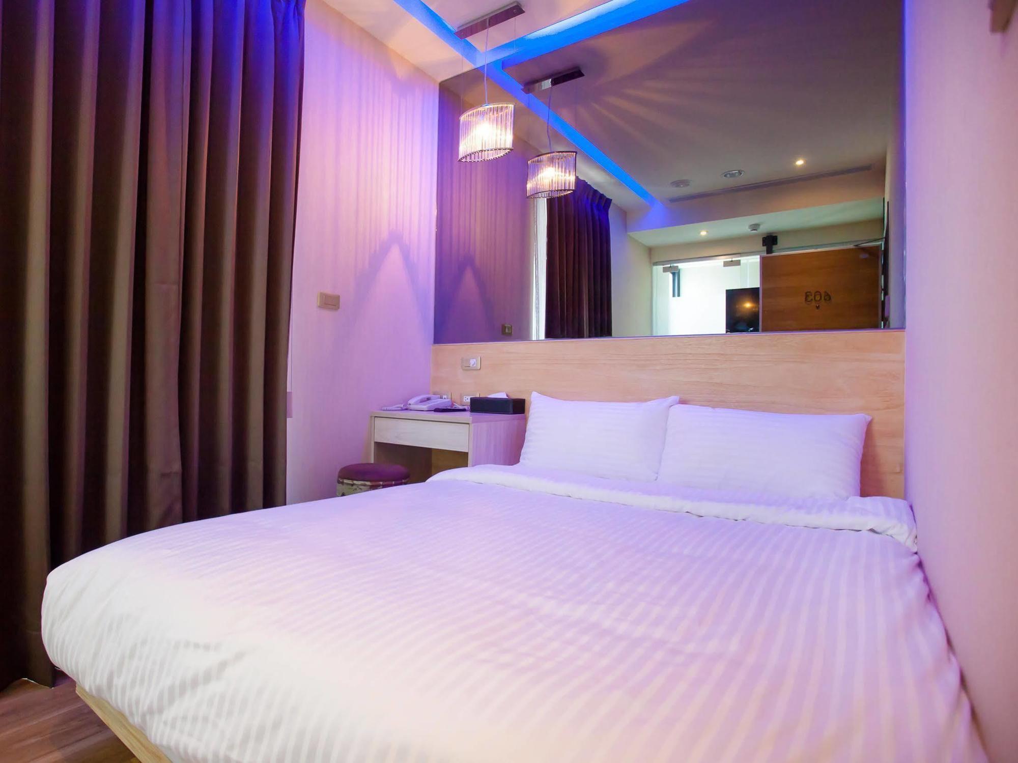 Check Inn Express Taichung Fuxing Hall 2 Eksteriør billede