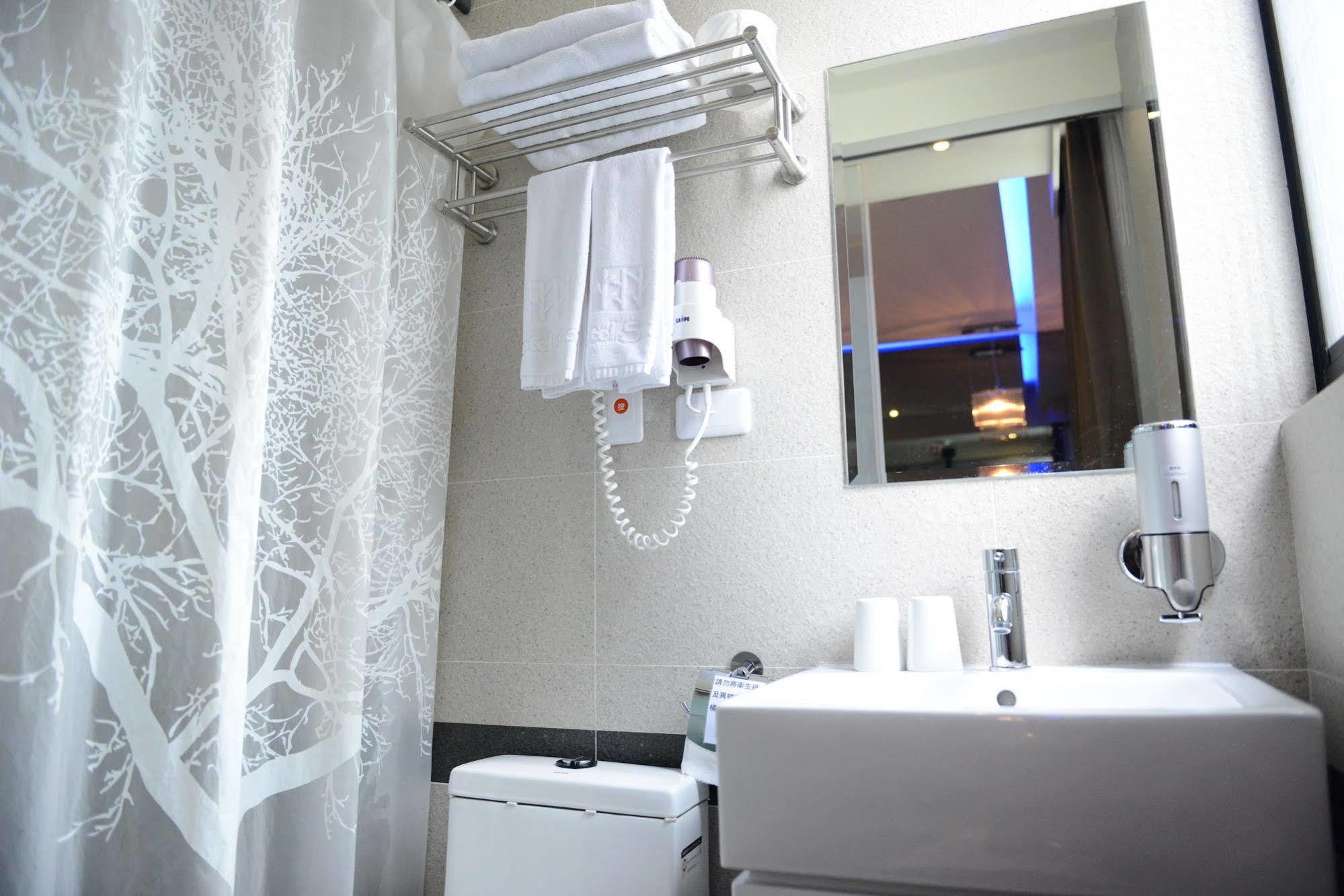 Check Inn Express Taichung Fuxing Hall 2 Eksteriør billede