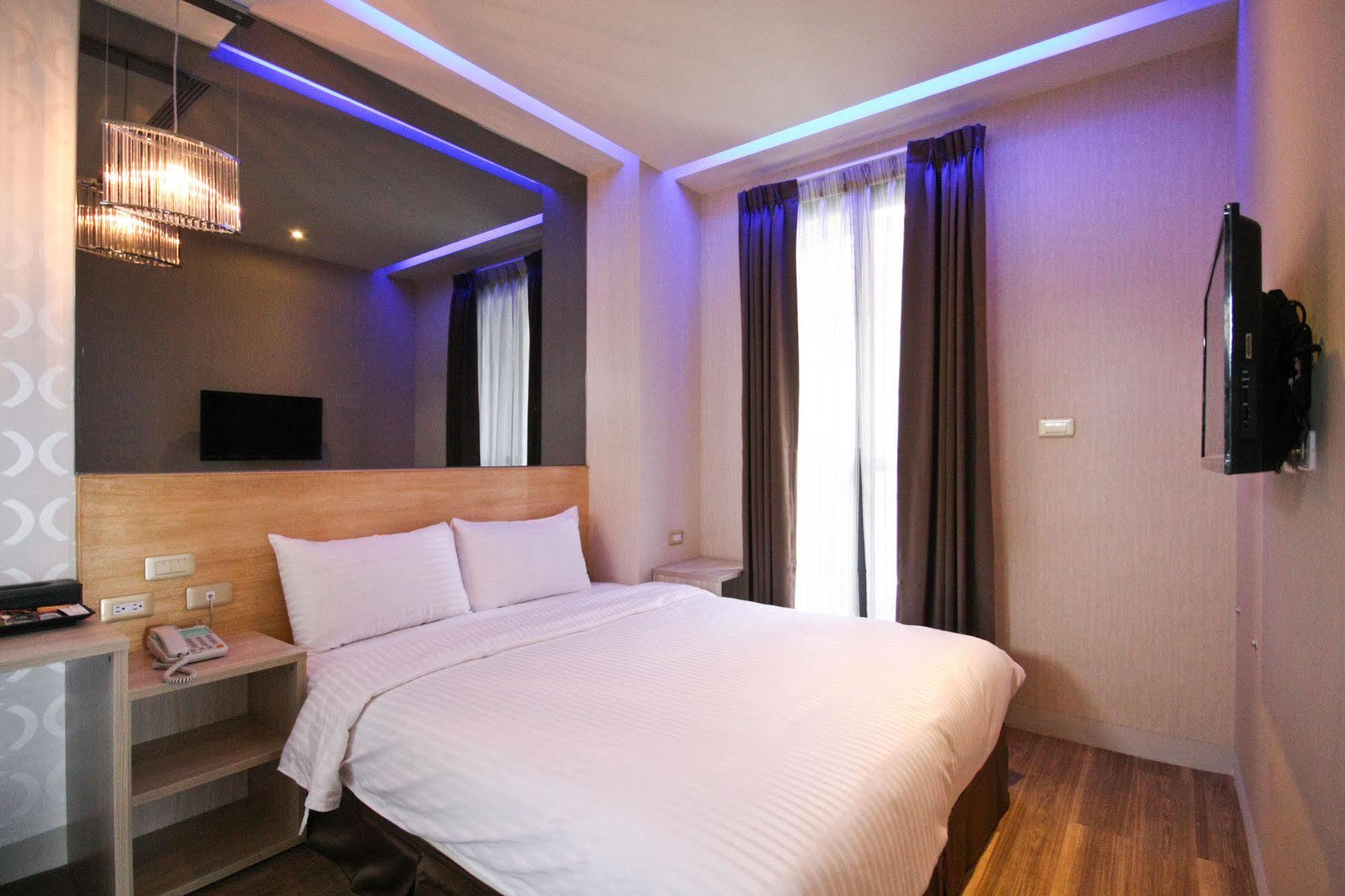 Check Inn Express Taichung Fuxing Hall 2 Eksteriør billede